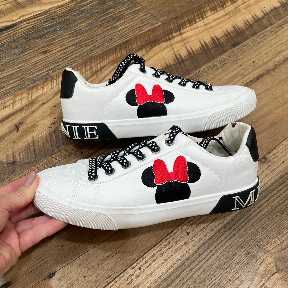 Disney Minnie Mouse sneakers Wm 6.5